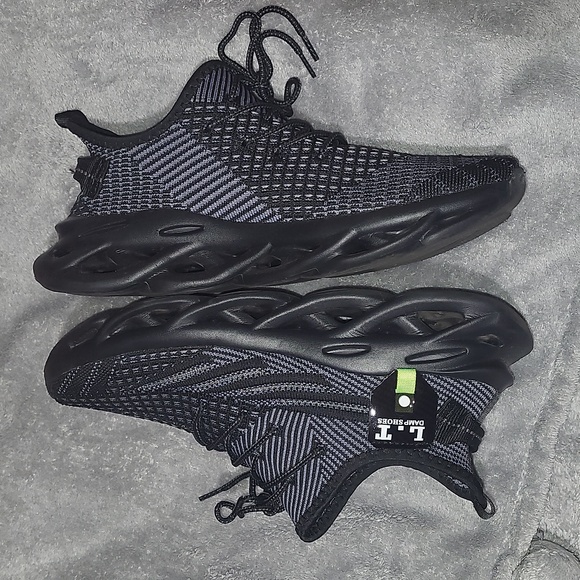 Shoes - Picture 2 of 6